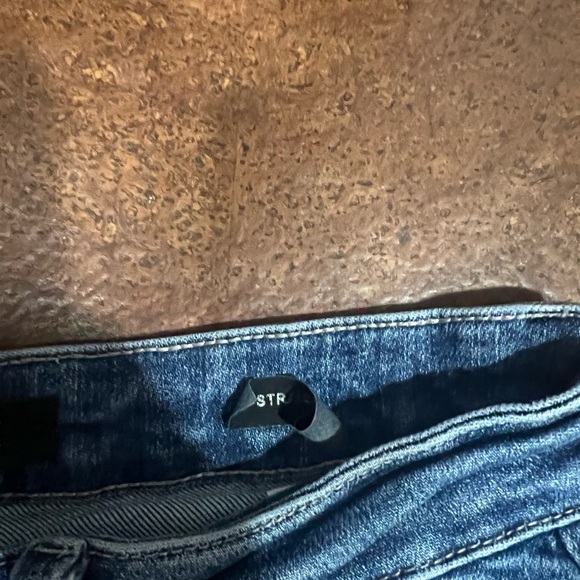 Women’s Judy Blue Jeans 14W Straight Leg Distressed Embroidered Pocket - Picture 7 of 10